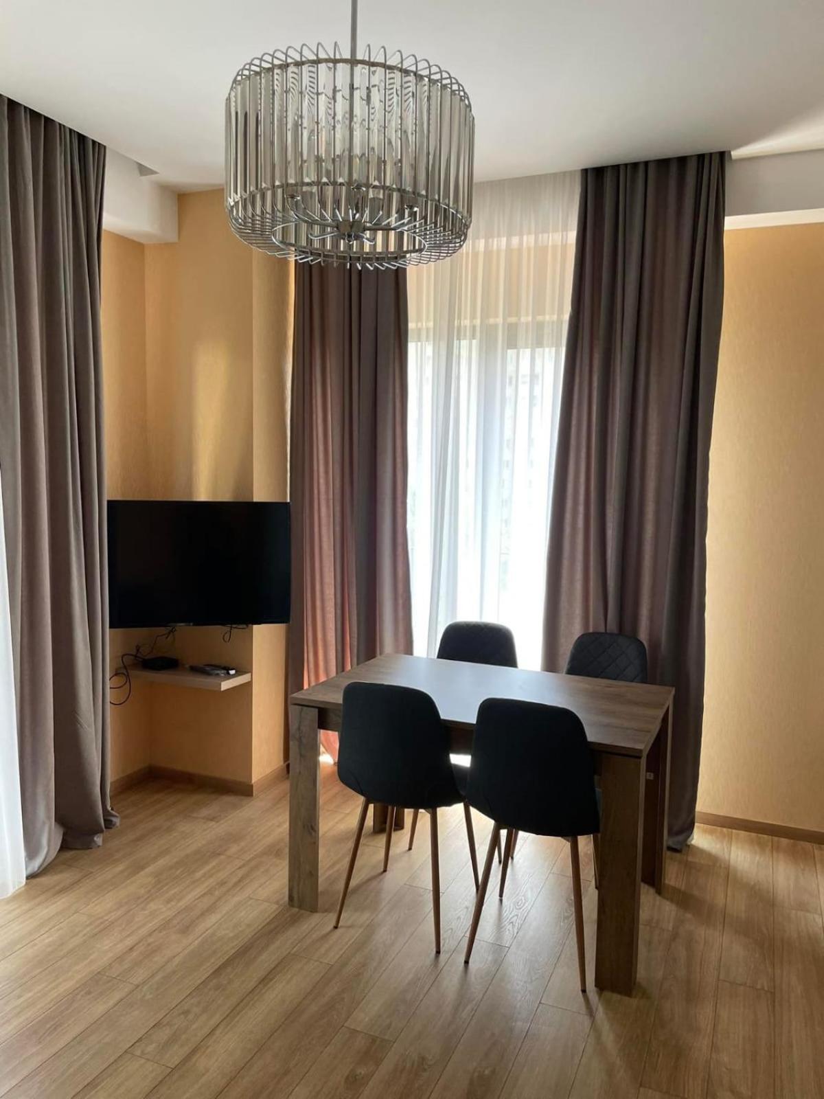 Tbilisi Hilton Apartment מראה חיצוני תמונה